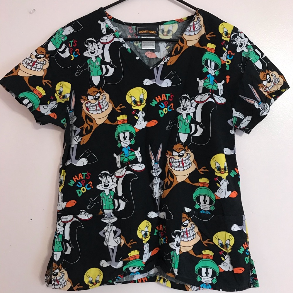 LOONEY TUNES SCRUB TOP